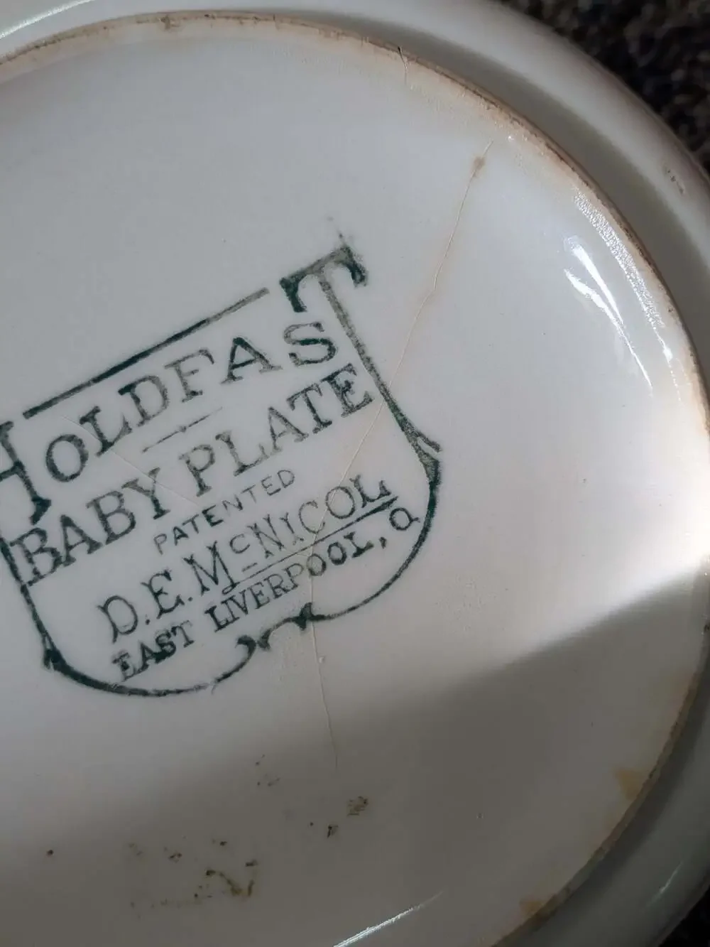 Vintage D.E. McNicol Holdfast Baby Plate Baby Bunting Playing with Pigs